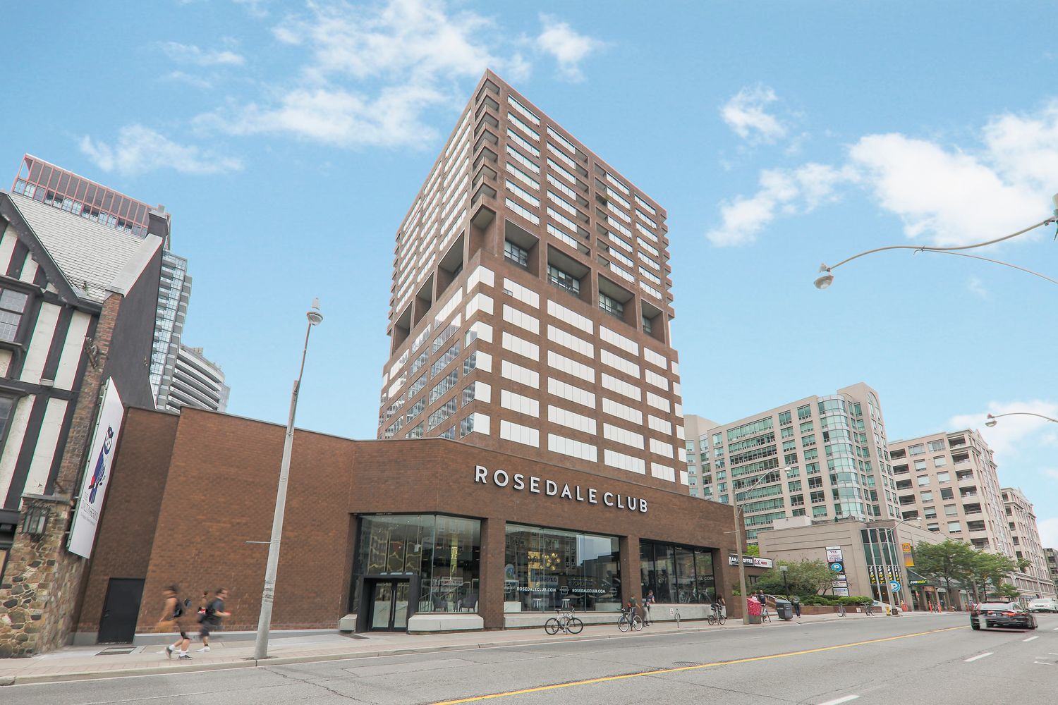 914 Yonge Street. 914 Yonge Street Condos is located in  Downtown, Toronto - image #1 of 4