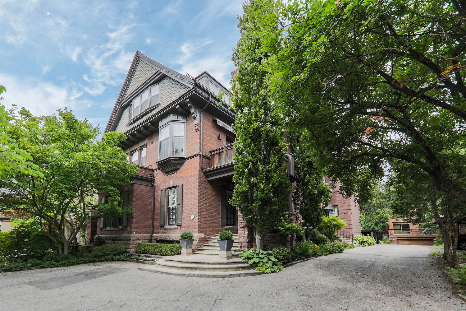 35 Rosedale Road. Capt Samuel Crangle House is located in  Midtown, Toronto - image #1 of 5