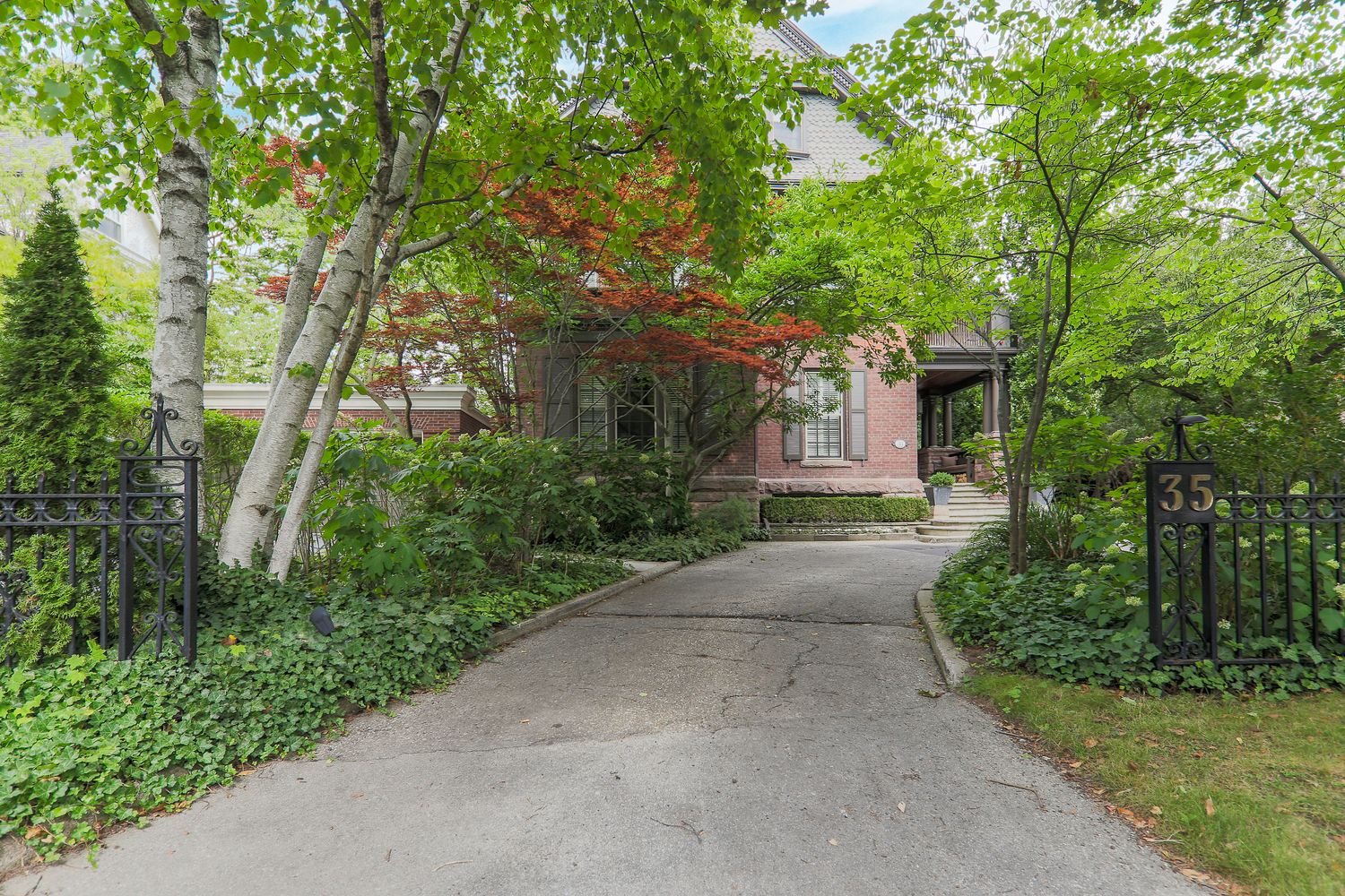 35 Rosedale Road. Capt Samuel Crangle House is located in  Midtown, Toronto - image #3 of 5