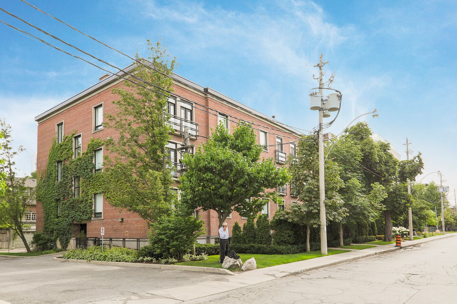 33 Price Street. Nursing Lofts is located in  Midtown, Toronto - image #1 of 5