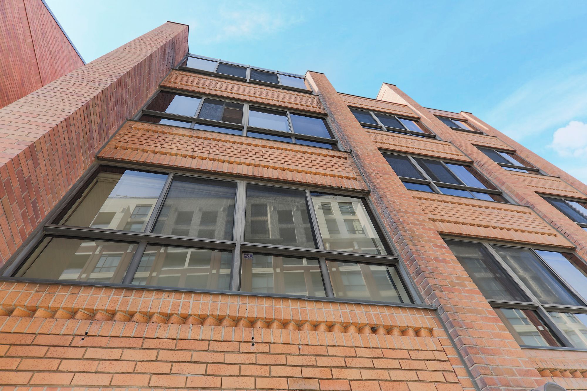 20 Glebe Rd W Chaplin Place 1 Condo for Sale & 0 Units for Rent