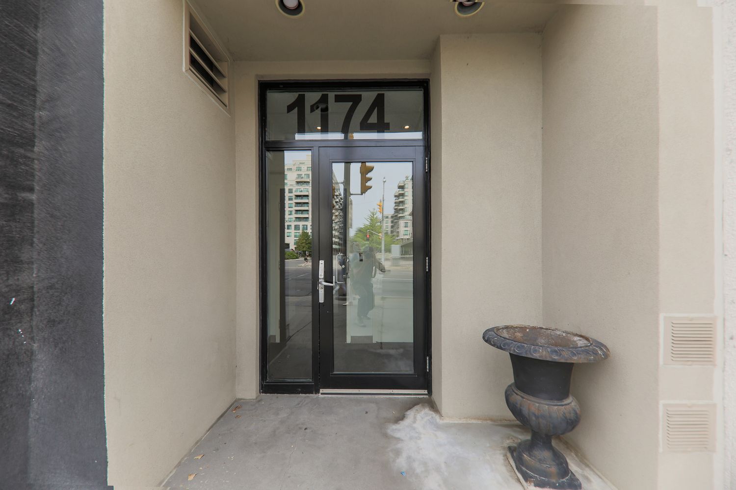 1174 Yonge Street. Rosedale Terrace is located in  Midtown, Toronto - image #4 of 5