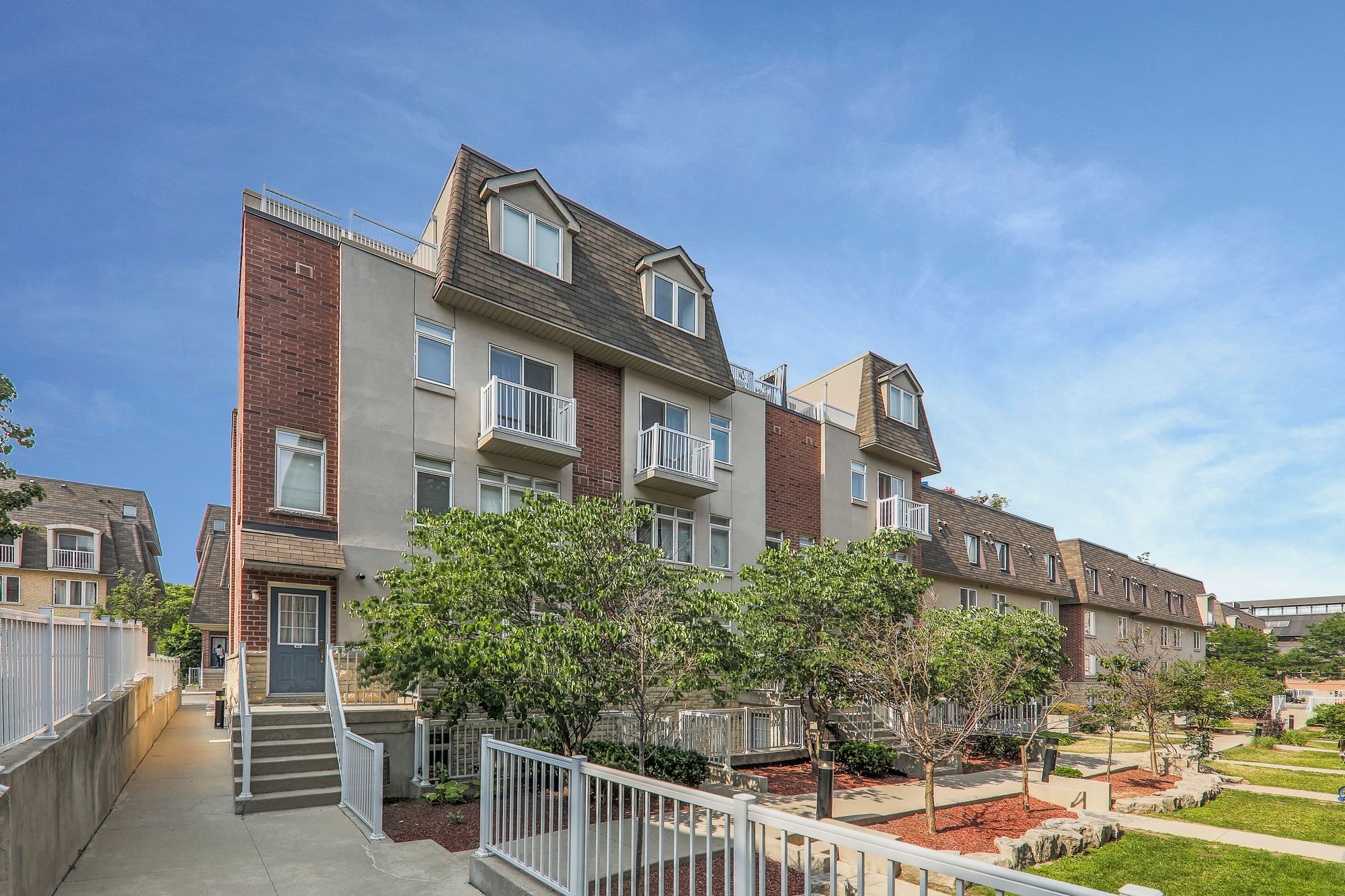 30 Turntable Cres Davenport Village III Condos Get listing alerts