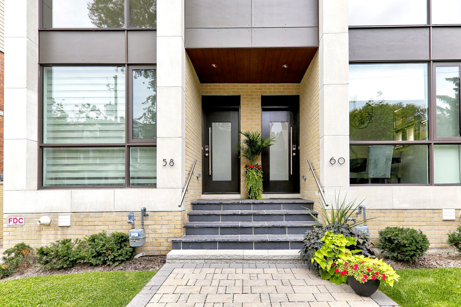 46-72 Havelock Street. Sylvan Collection Urban Townhomes is located in  West End, Toronto - image #4 of 4