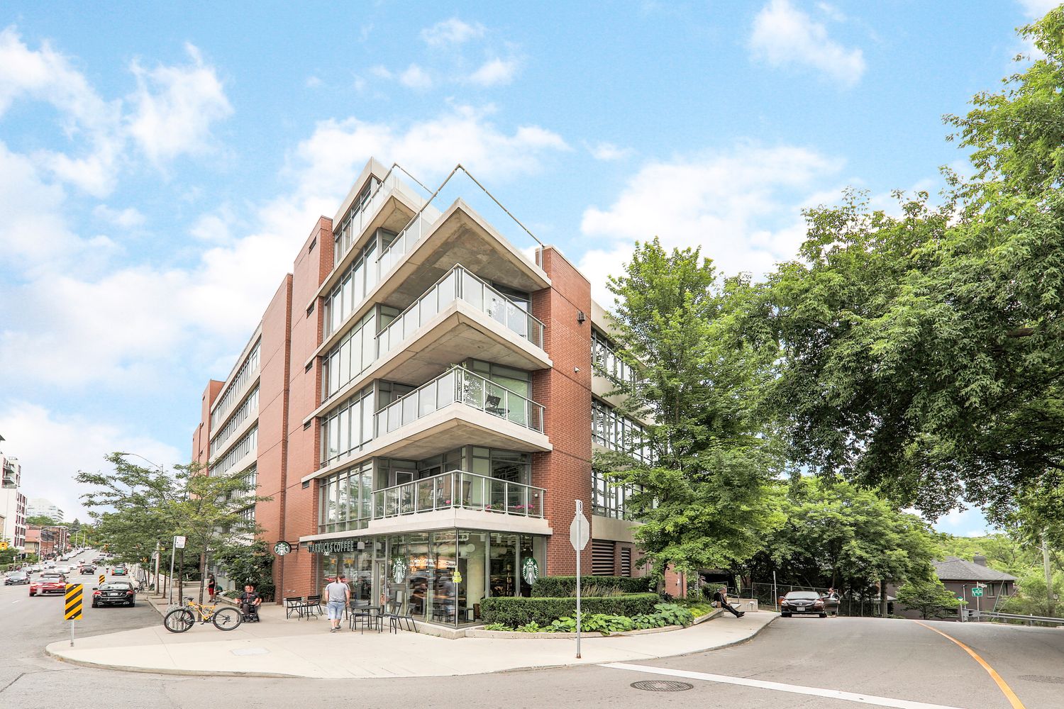 383 Ellis Park Road. Home Condominium is located in  West End, Toronto - image #1 of 5