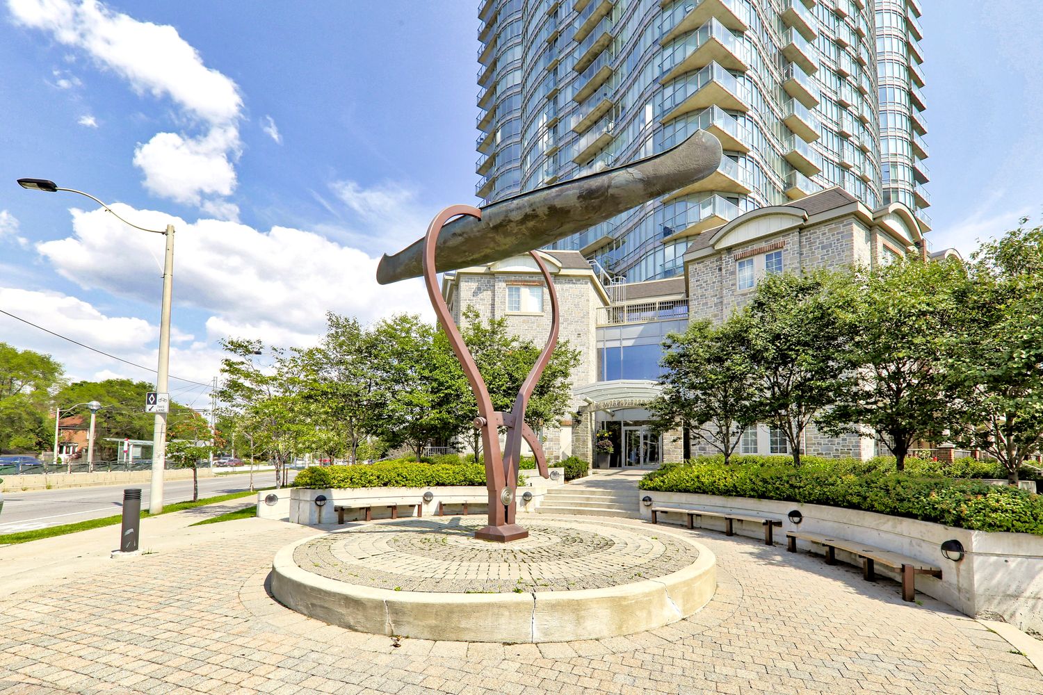 15 Windermere Avenue. Windermere By The Lake is located in  West End, Toronto - image #7 of 7