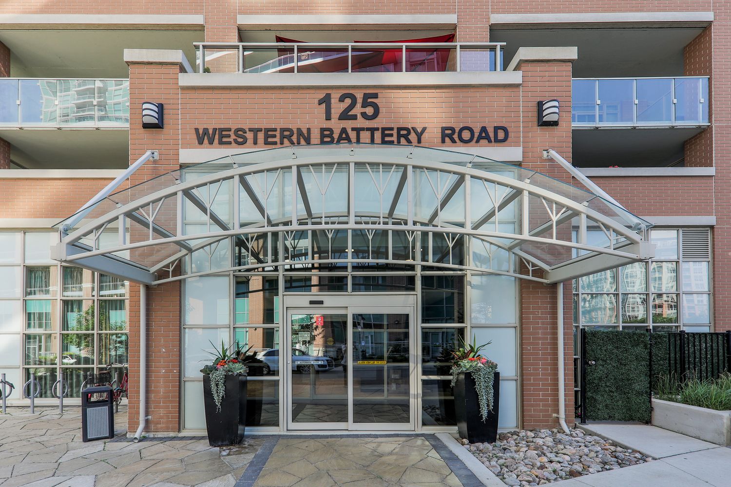 125 Western Battery Road. The Tower at King West is located in  West End, Toronto - image #5 of 8