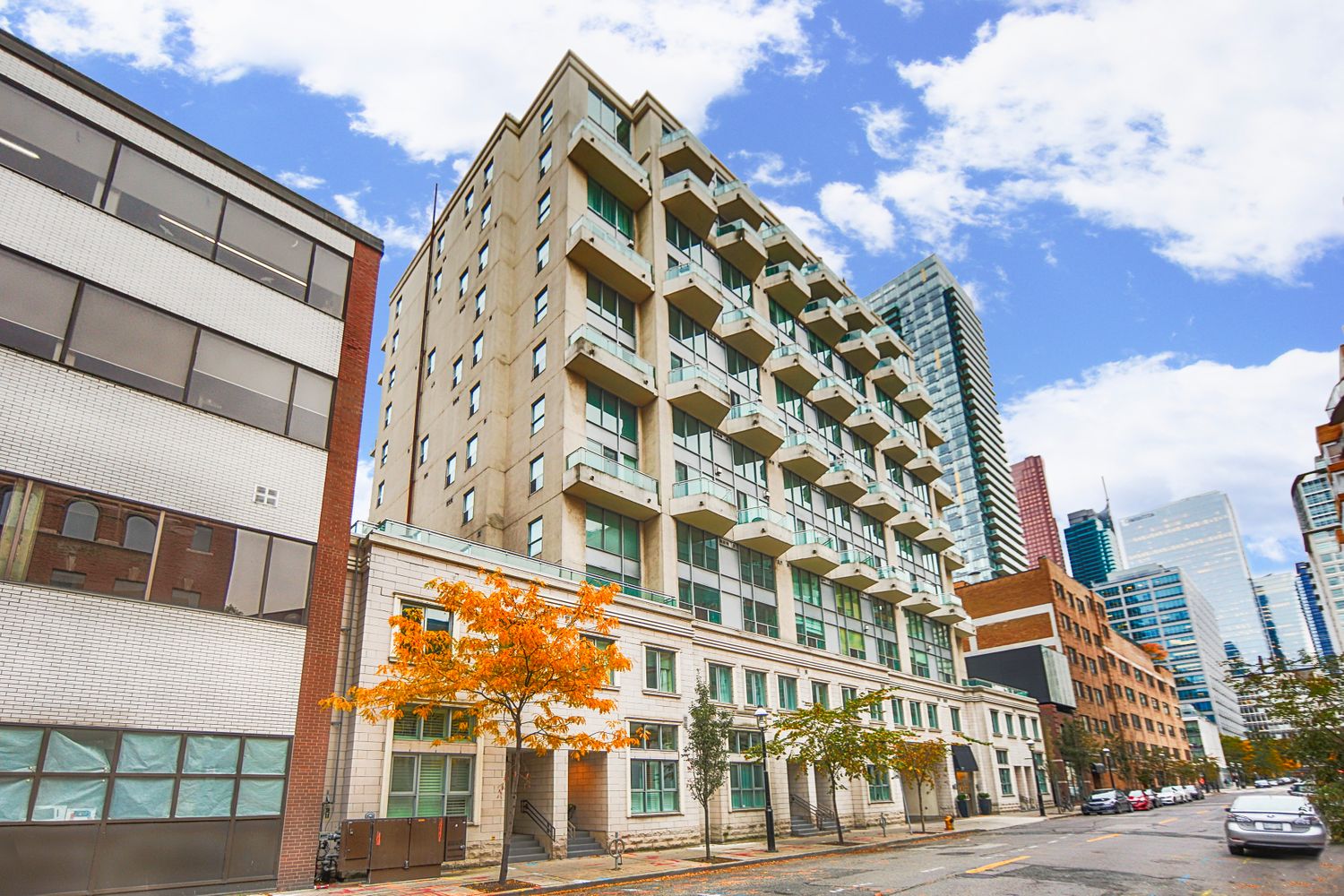 77 Lombard Street. Absolute Lofts is located in  Downtown, Toronto - image #1 of 4