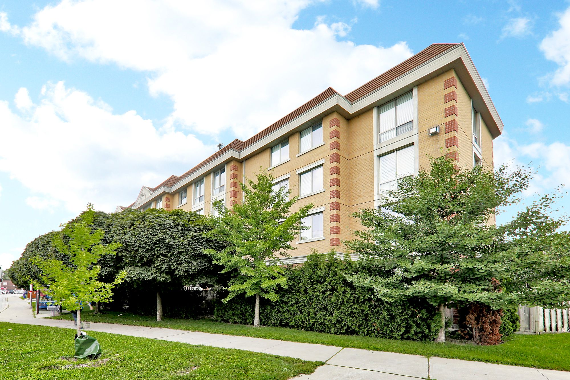 211 Randolph Rd. This condo townhouse at Leaside Mews is located in  East York, Toronto - image #1 of 4 by Strata.ca
