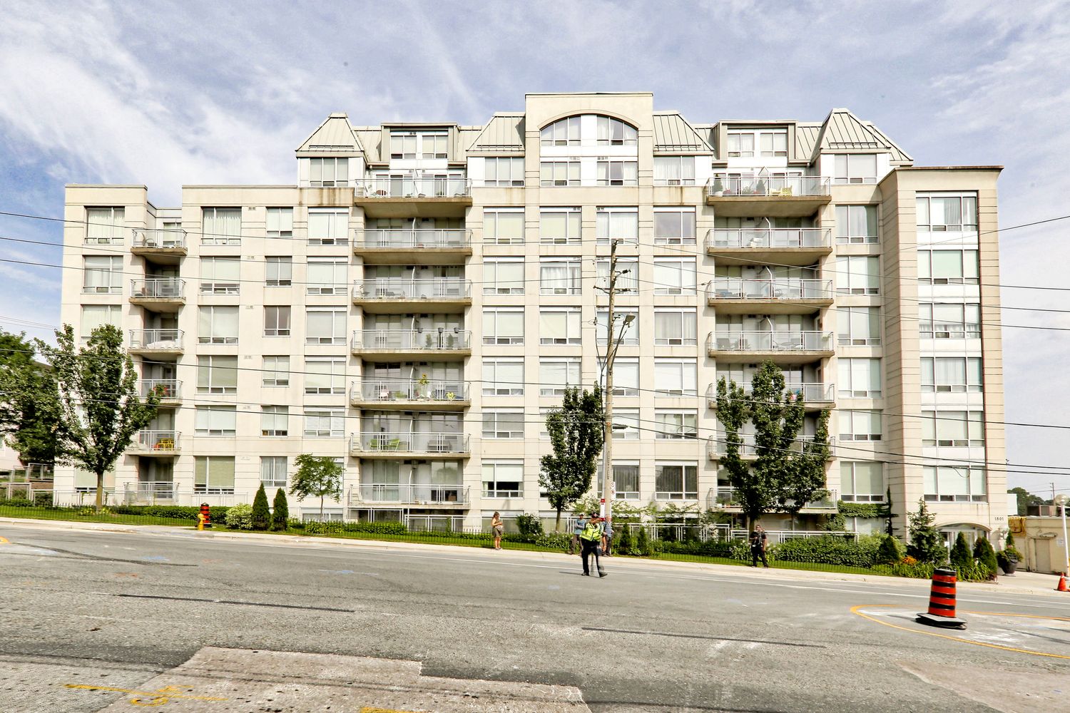 1801 Bayview Avenue. The Bayview is located in  East York, Toronto - image #2 of 4