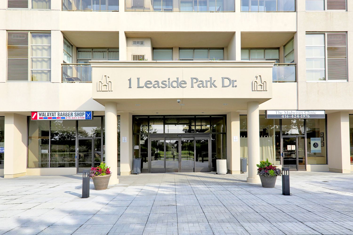 1 Leaside Park Drive. Leaside Park Terrace is located in  East York, Toronto - image #4 of 7