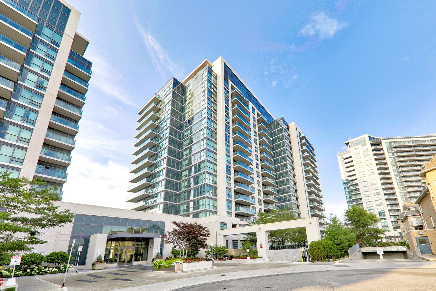 35 Brian Peck Crescent. Scenic on Eglinton Condos is located in  East York, Toronto - image #1 of 5