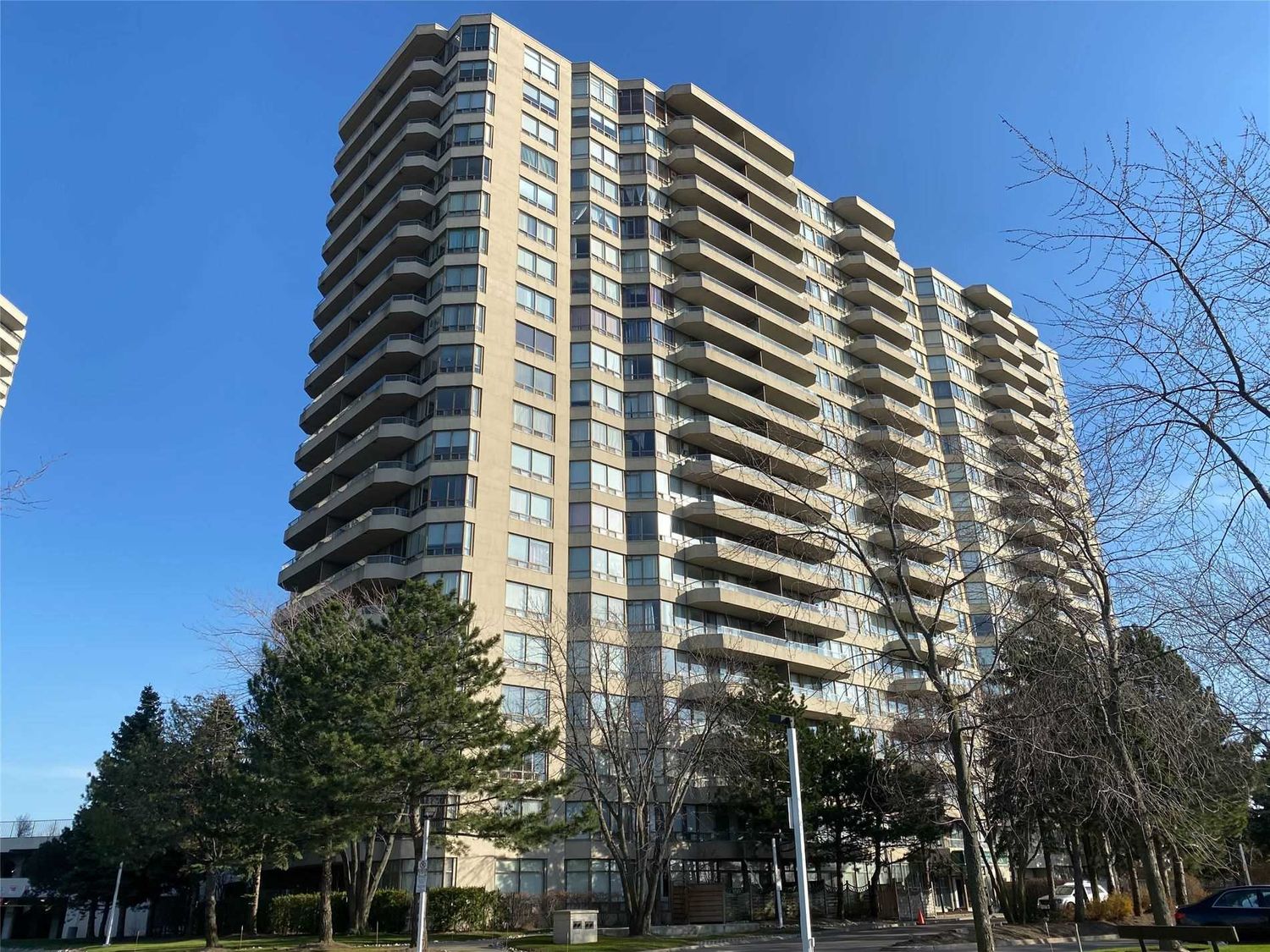 1 Greystone Walk Drive. 1 Greystone Walk Condos is located in  Scarborough, Toronto - image #1 of 3