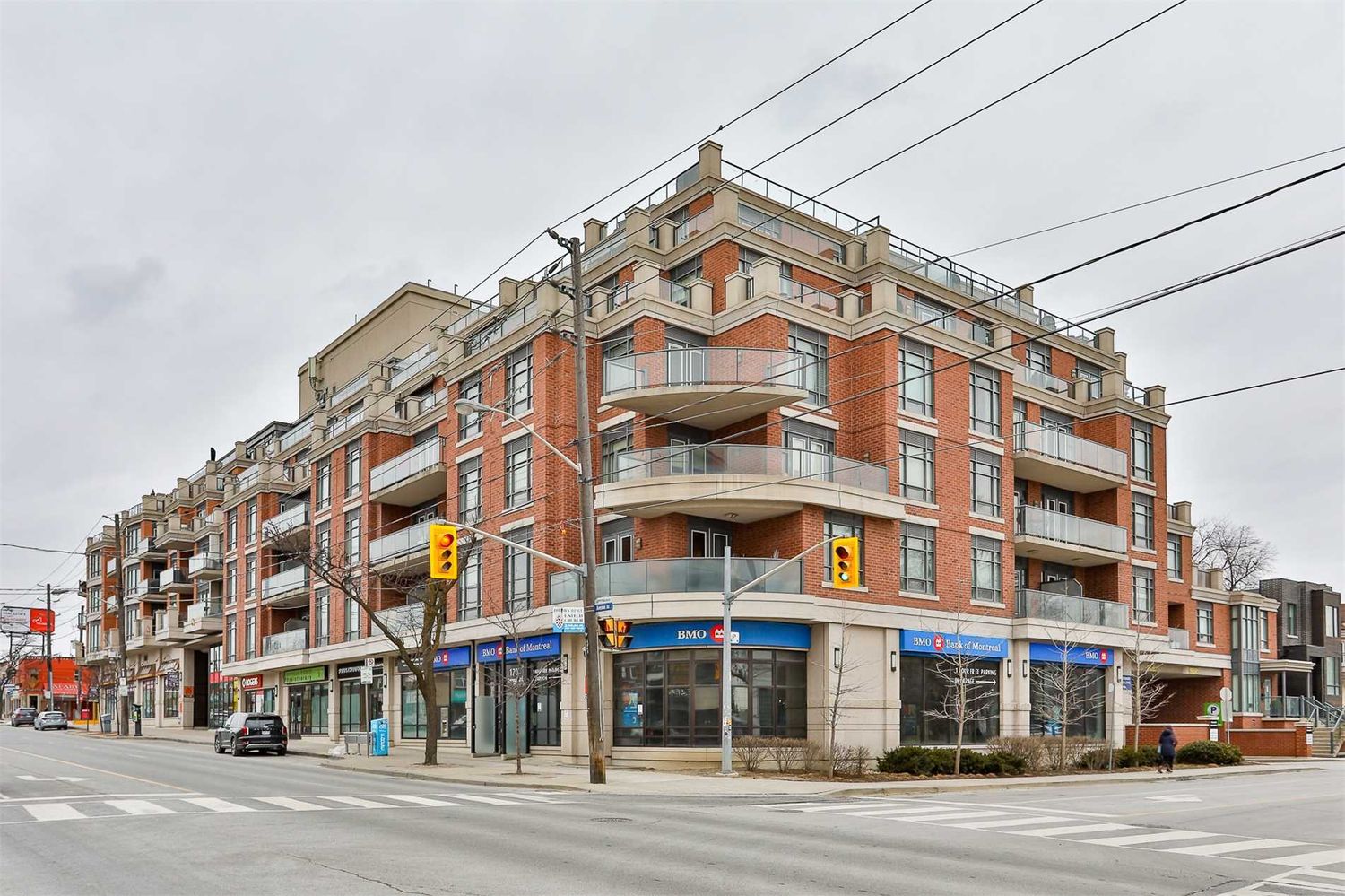 1717 Avenue Road. 1717 Avenue Condos is located in  Midtown, Toronto - image #1 of 3