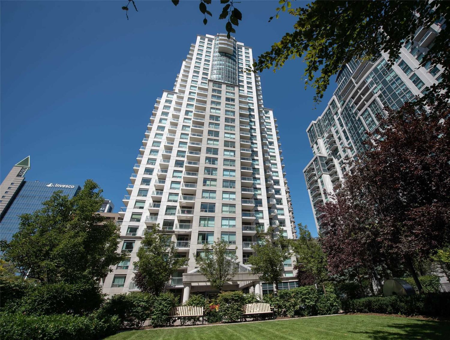 21 Hillcrest Avenue. 21 Hillcrest Condos is located in  North York, Toronto - image #1 of 2