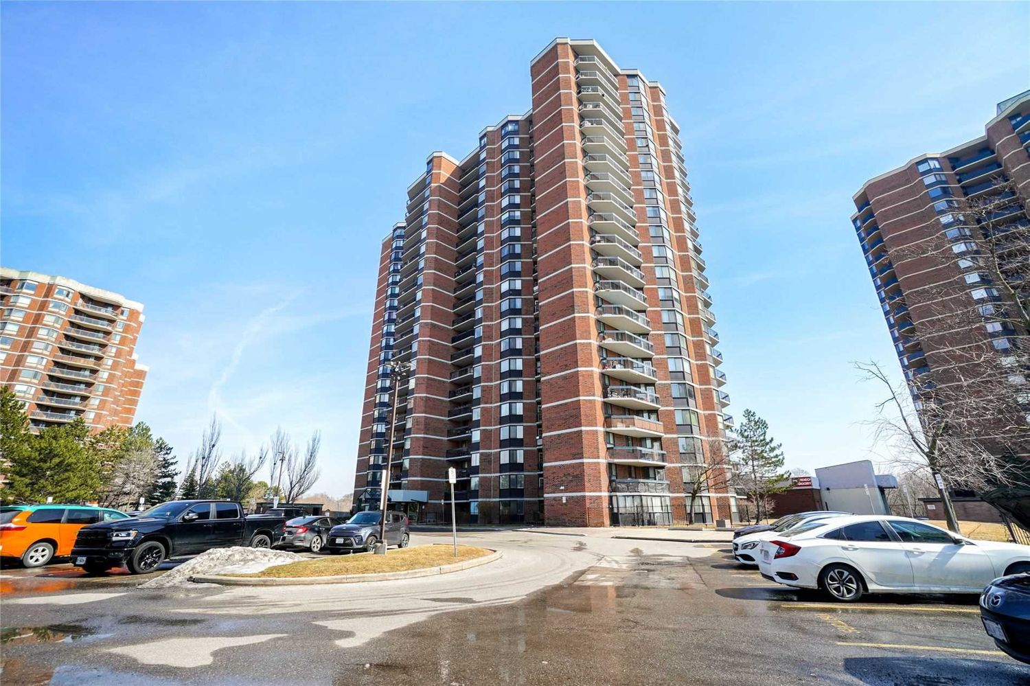 236 Albion Road. 236 Albion Road Condos is located in  Etobicoke, Toronto - image #3 of 3