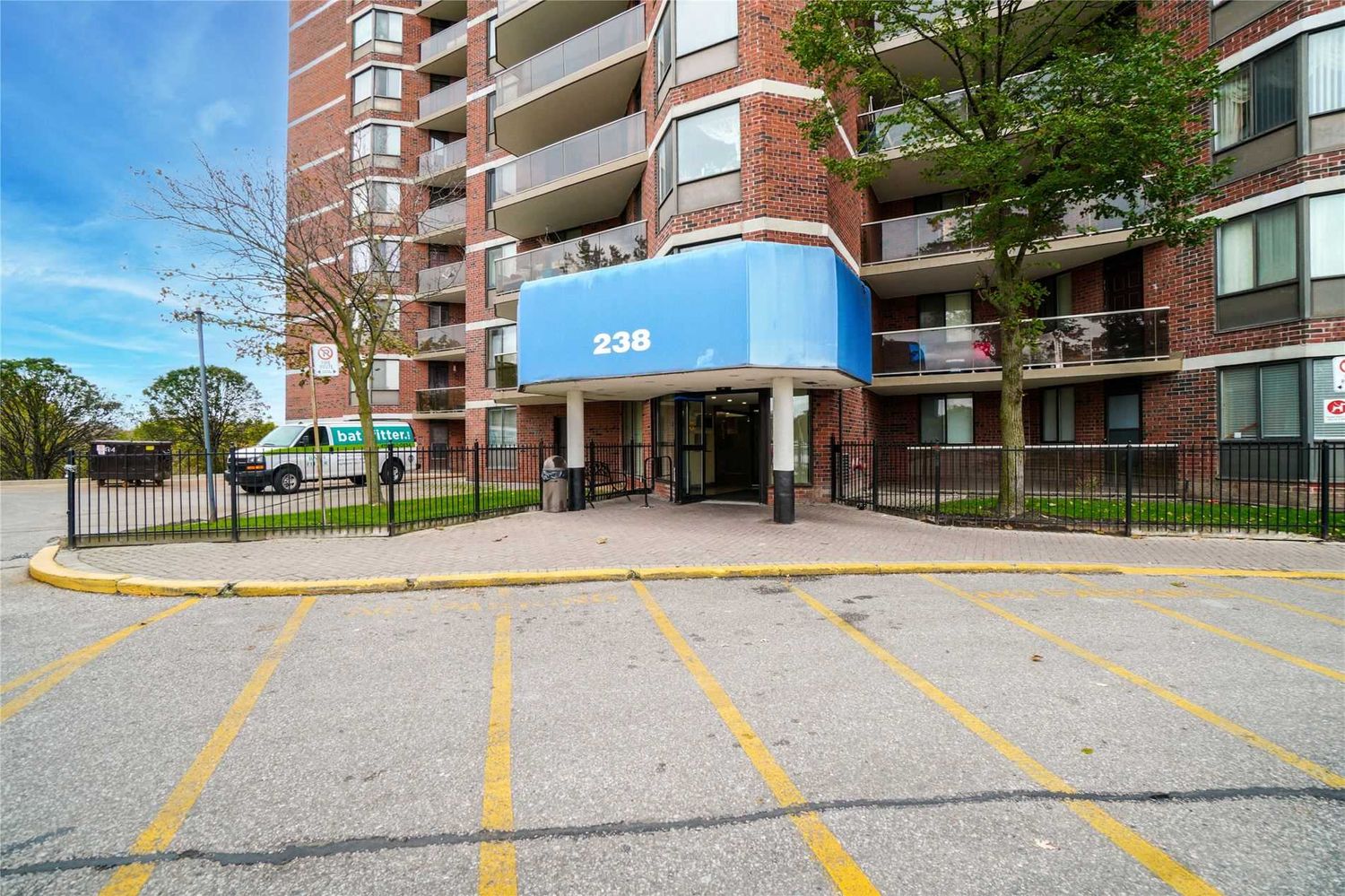 238 Albion Road. 238 Albion Road Condos is located in  Etobicoke, Toronto - image #2 of 2