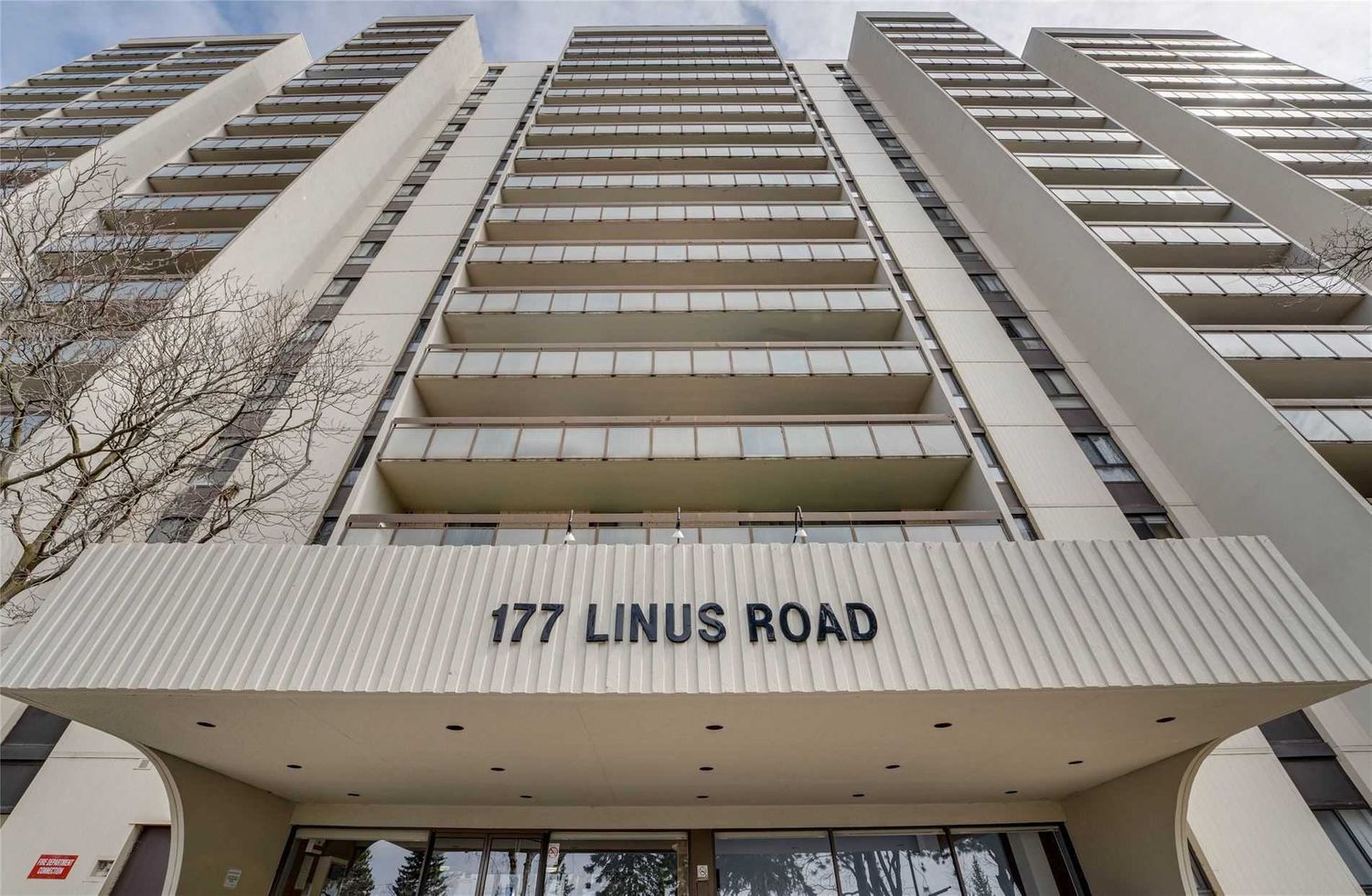177 Linus Road. 260-350 Seneca Hill Drive Condos is located in  North York, Toronto - image #2 of 2