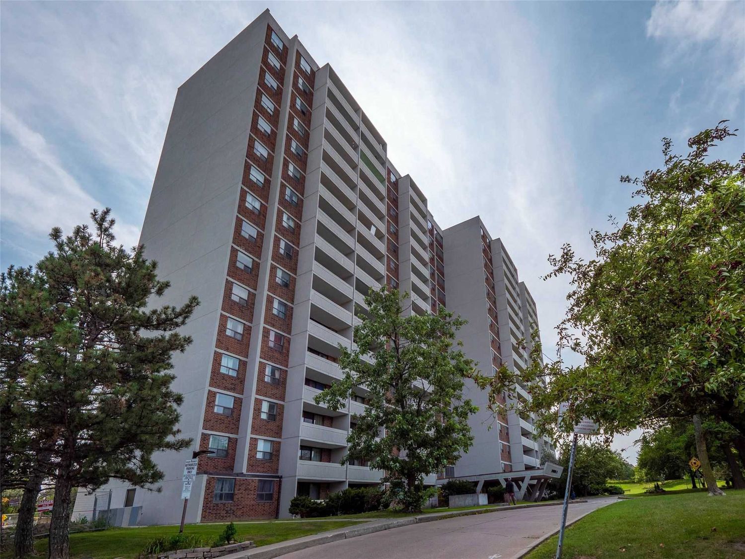 301 Prudential Drive. 301 Prudential Drive Condos is located in  Scarborough, Toronto - image #1 of 3