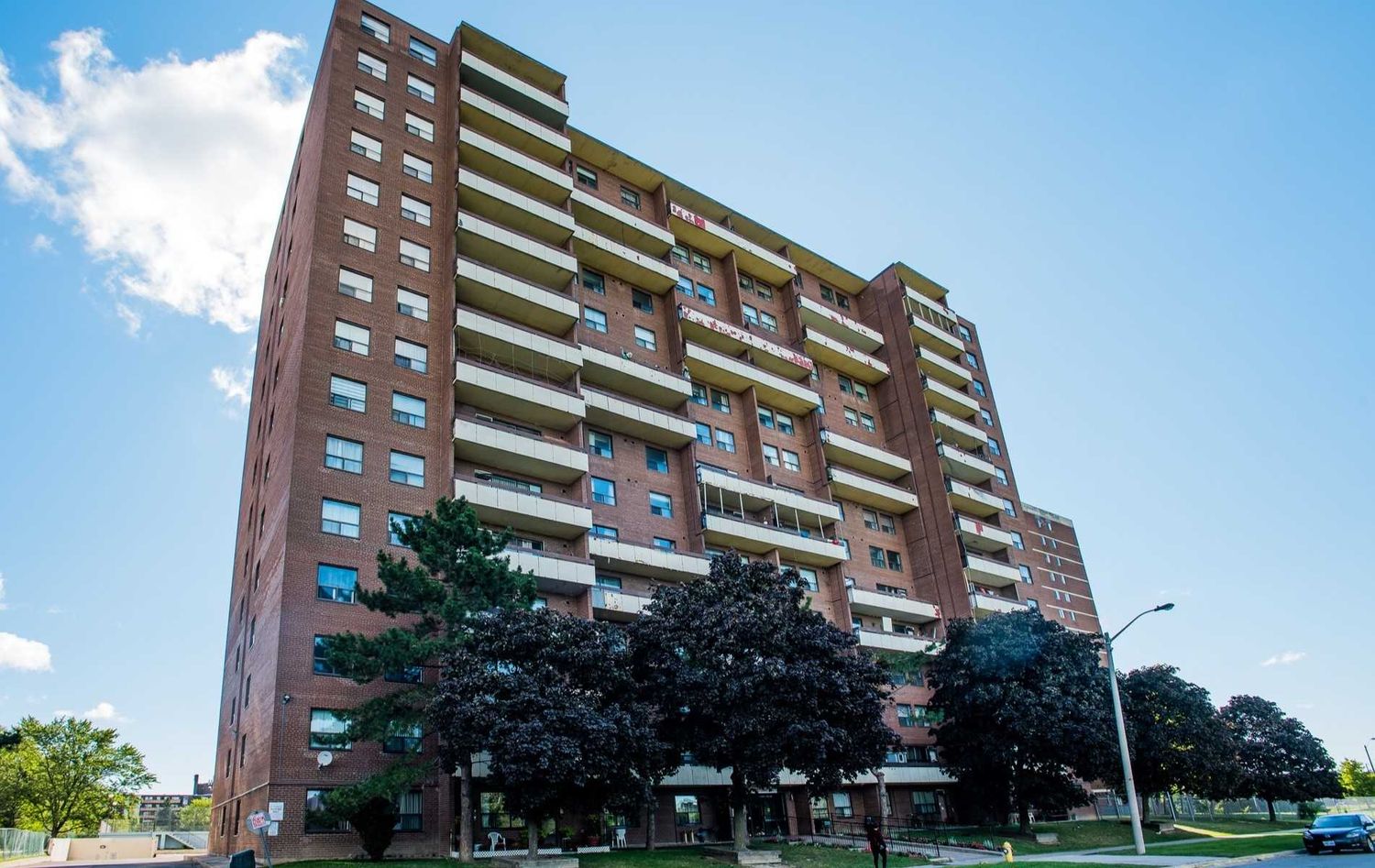 45 Silverstone Drive. 45 Silverstone Drive Condos is located in  Etobicoke, Toronto - image #1 of 3