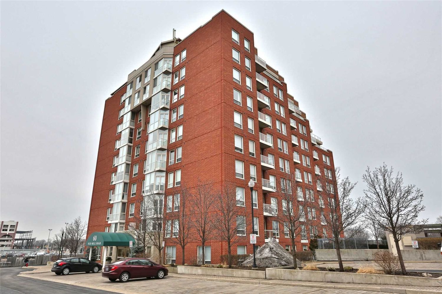 60 Old Mill Road. 60 Old Mill Road Condos is located in  York Crosstown, Toronto - image #1 of 3