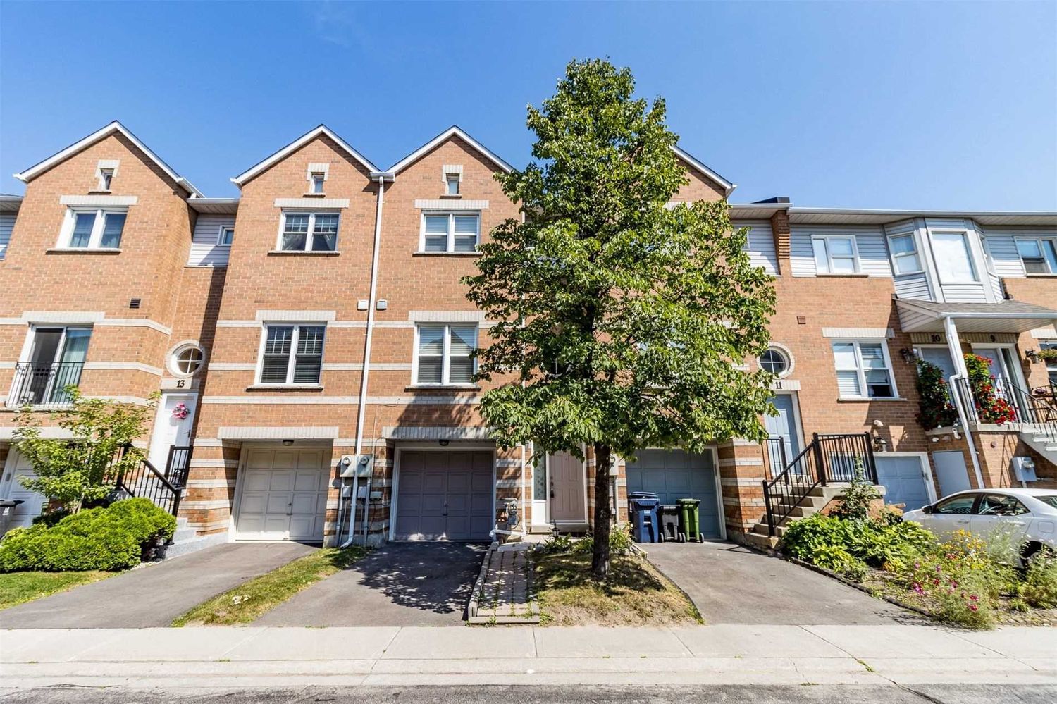 630 Evans Avenue. 630 Evans Avenue Townhomes is located in  Etobicoke, Toronto - image #1 of 3