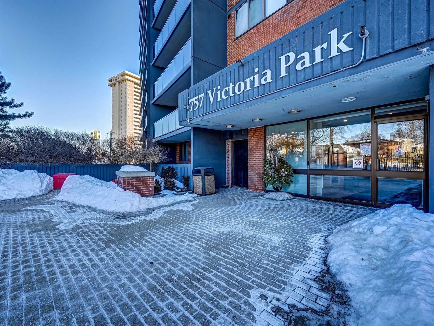 757 Victoria Park Avenue. 757 Victoria Park Avenue Condos is located in  Scarborough, Toronto - image #2 of 2