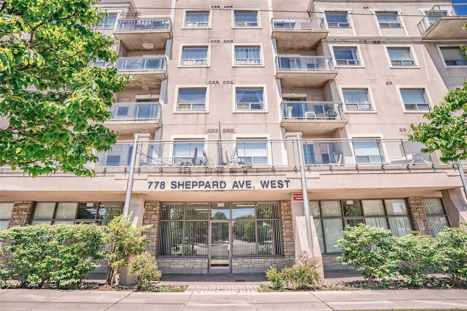 778 Sheppard Avenue W. 778 Sheppard Avenue West Condos is located in  North York, Toronto - image #2 of 3