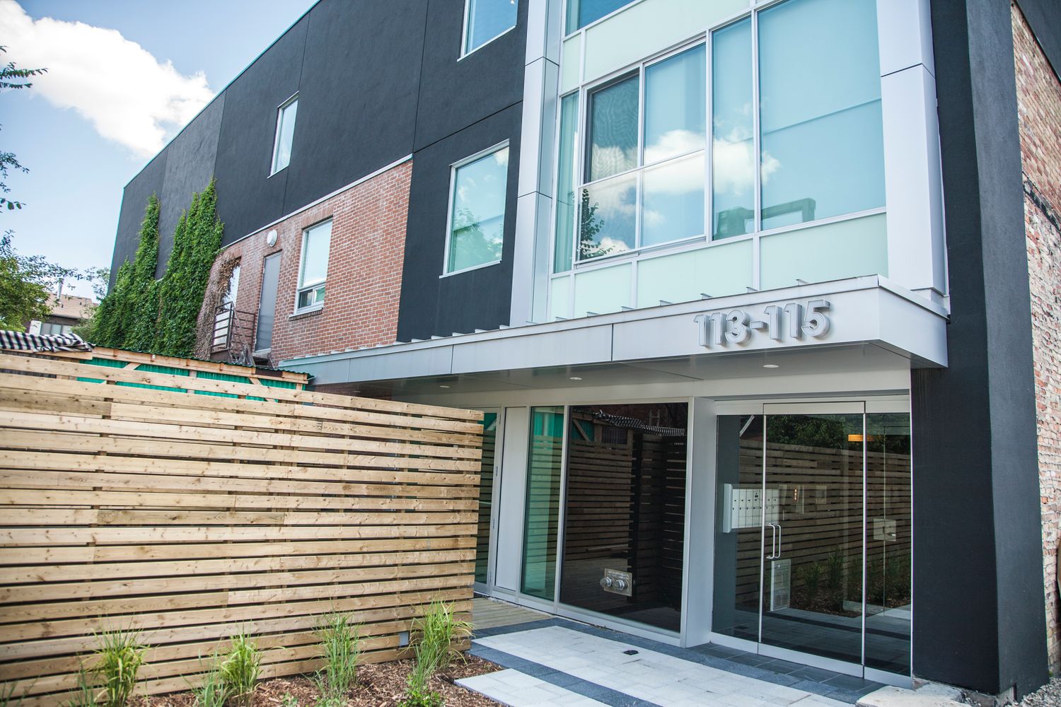 113 Dupont Street. 113 Dupont Lofts is located in  Downtown, Toronto - image #2 of 2