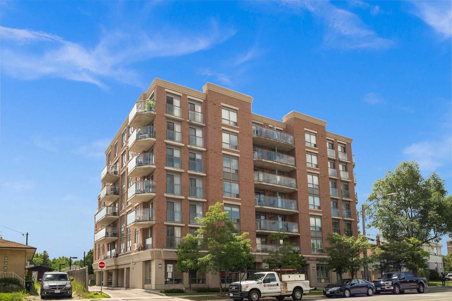 801 Sheppard Avenue. Acclaim Condos is located in  North York, Toronto - image #1 of 2
