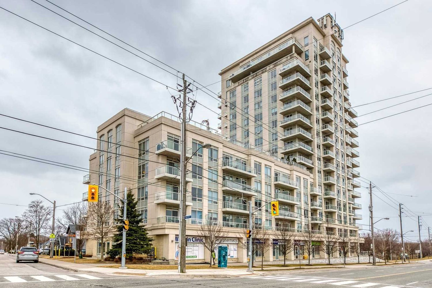 3865 Lake Shore Boulevard W. Aquaview Condos is located in  Etobicoke, Toronto - image #1 of 2