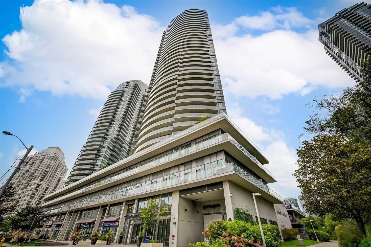 2230 Lake Shore Blvd. This condo at Beyond the Sea Star Tower is located in  Etobicoke, Toronto - image #2 of 3 by Strata.ca