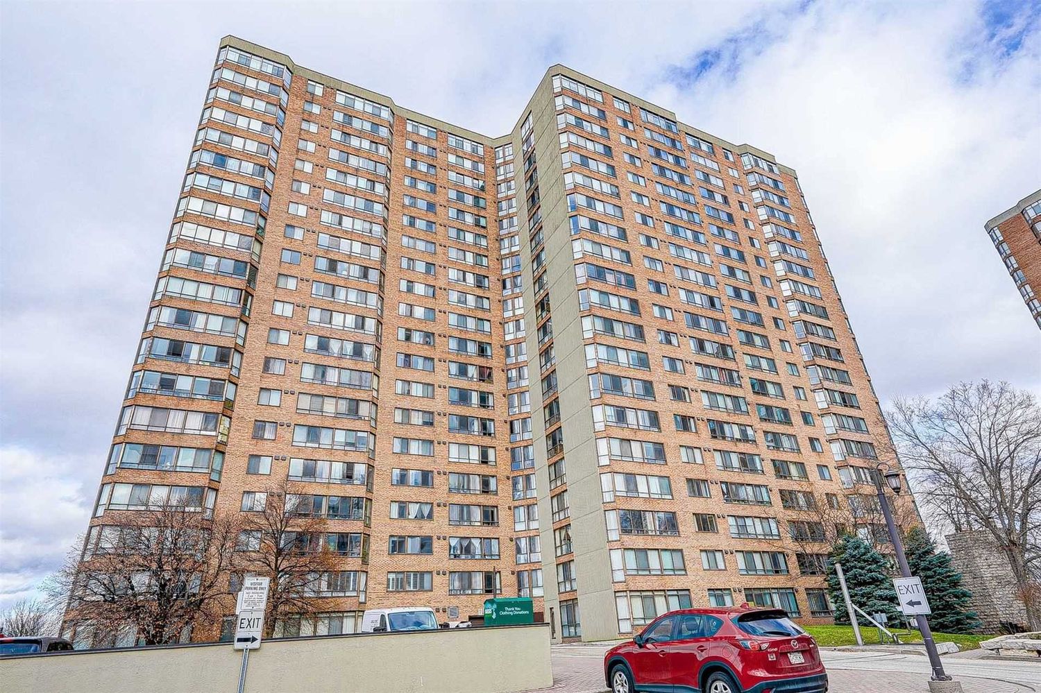 55 Bamburgh Circ. Bridlewoode Place I Condos is located in  Scarborough, Toronto - image #1 of 3