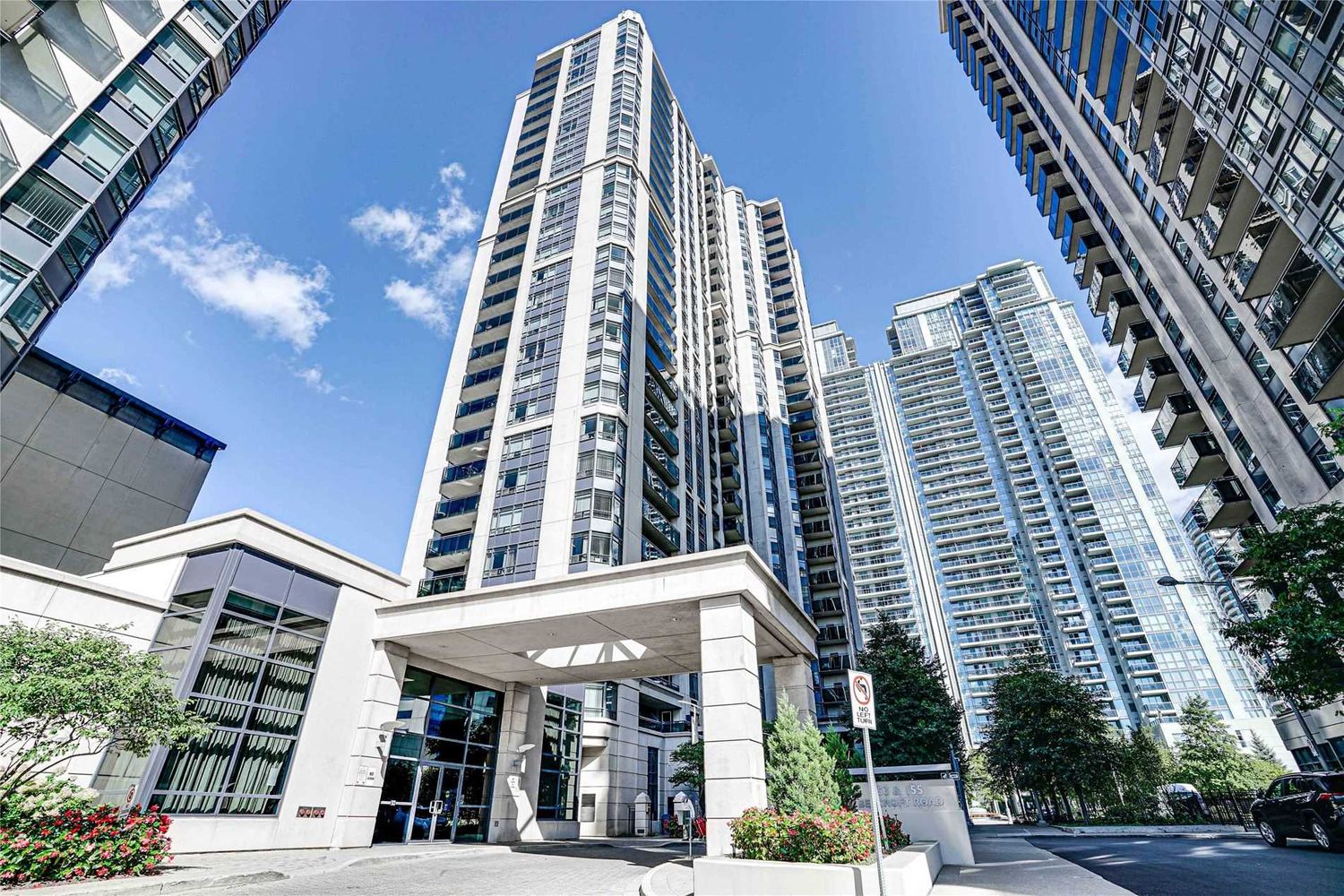 155 Beecroft Road. Broadway II Residences is located in  North York, Toronto - image #1 of 2