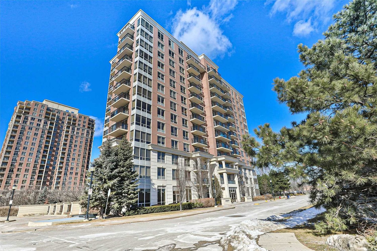 1103 Leslie Street. Carrington Place Condos is located in  North York, Toronto - image #1 of 3