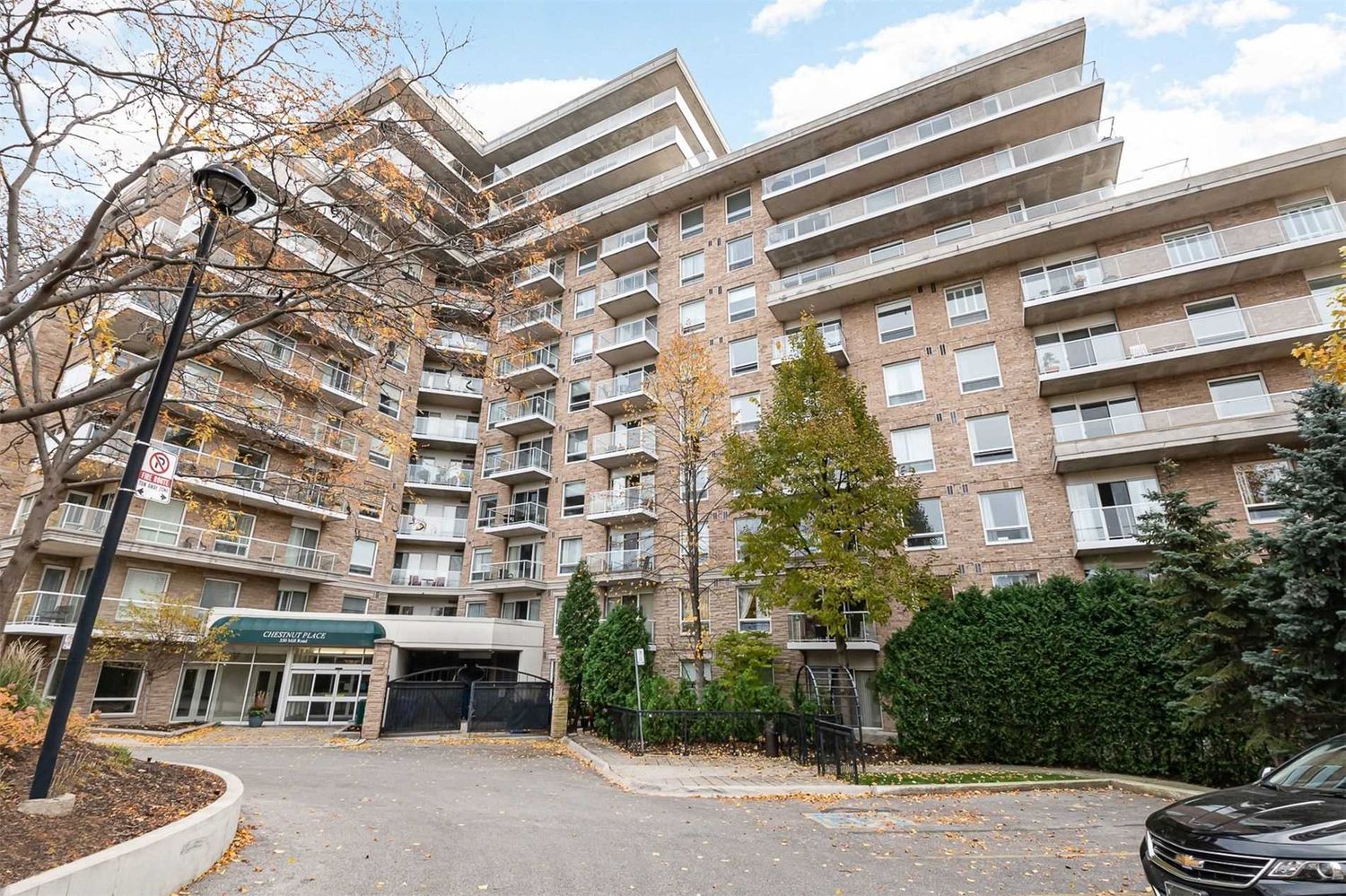 350 Mill Road. Chestnut Place Condos is located in  Etobicoke, Toronto - image #2 of 2