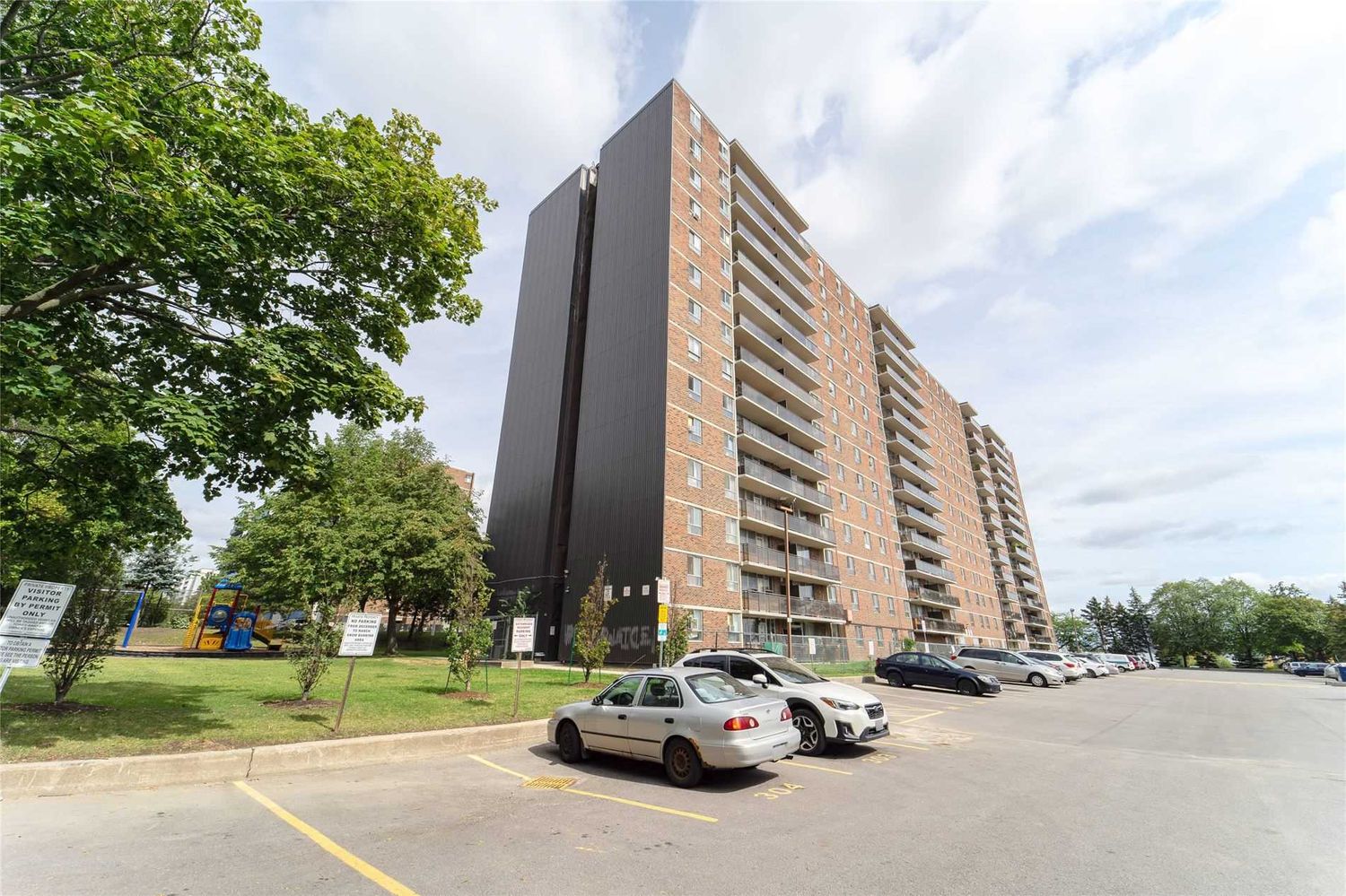1950 Kennedy Road. Dorset Towers Condos is located in  Scarborough, Toronto - image #3 of 3