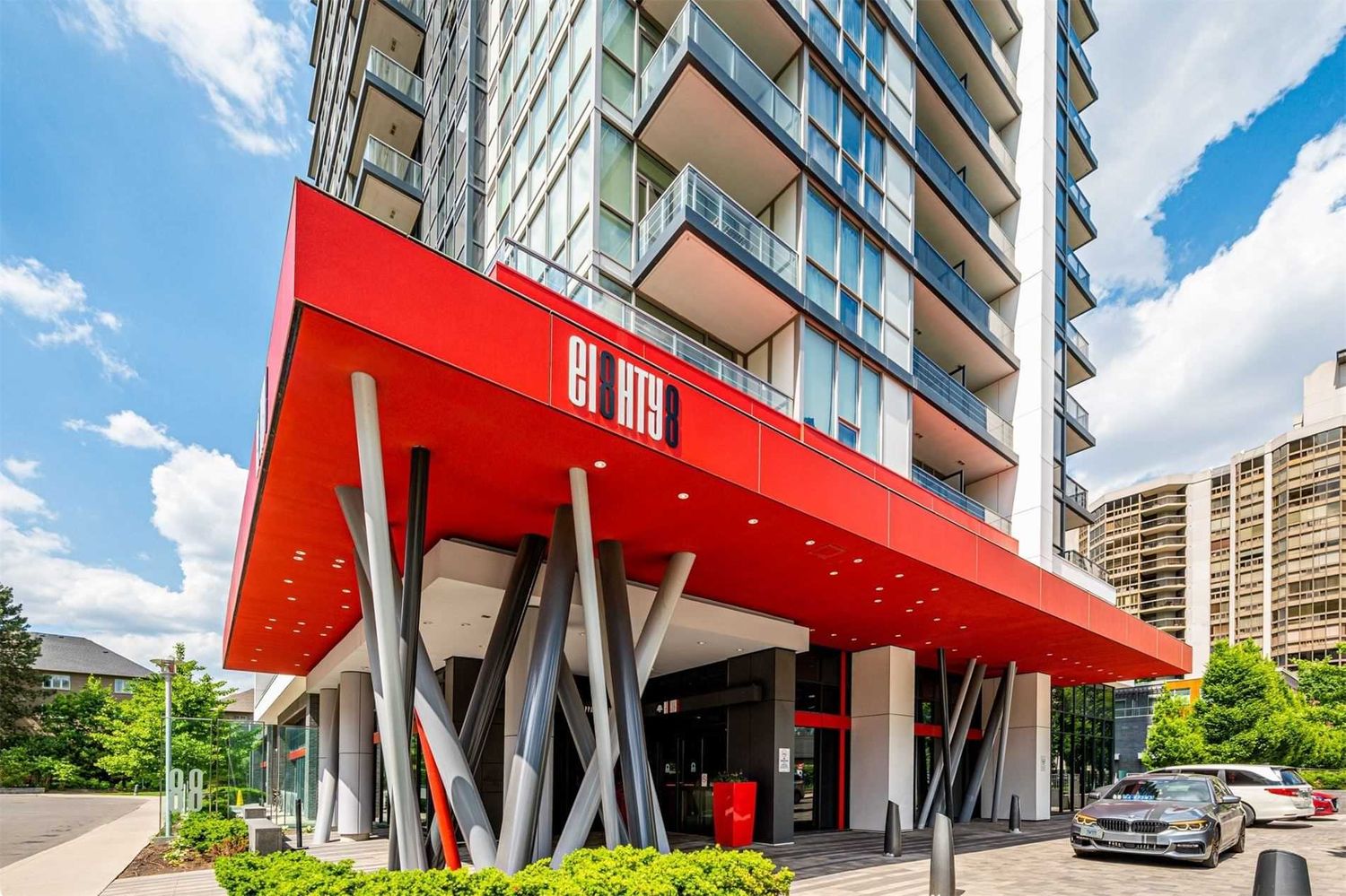 88 Sheppard Avenue E. EI8HTY8 Condos is located in  North York, Toronto - image #2 of 3