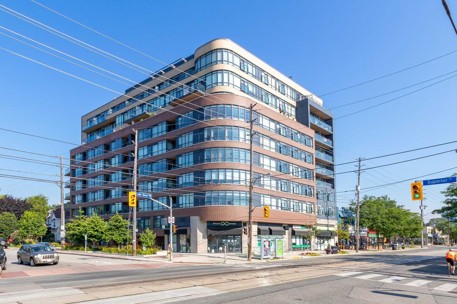 11 Superior Avenue. Eleven Superior Condos is located in  Etobicoke, Toronto - image #1 of 3