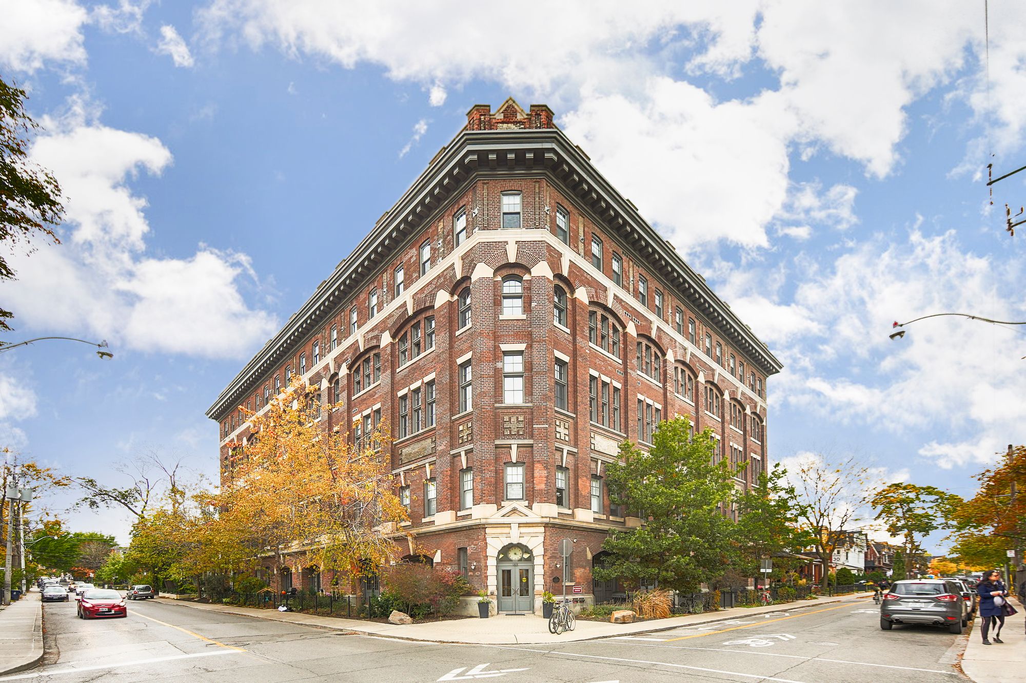183 Dovercourt Rd. This loft at The Argyle Lofts is located in West End, Toronto - image #1 of 8 by Strata.ca