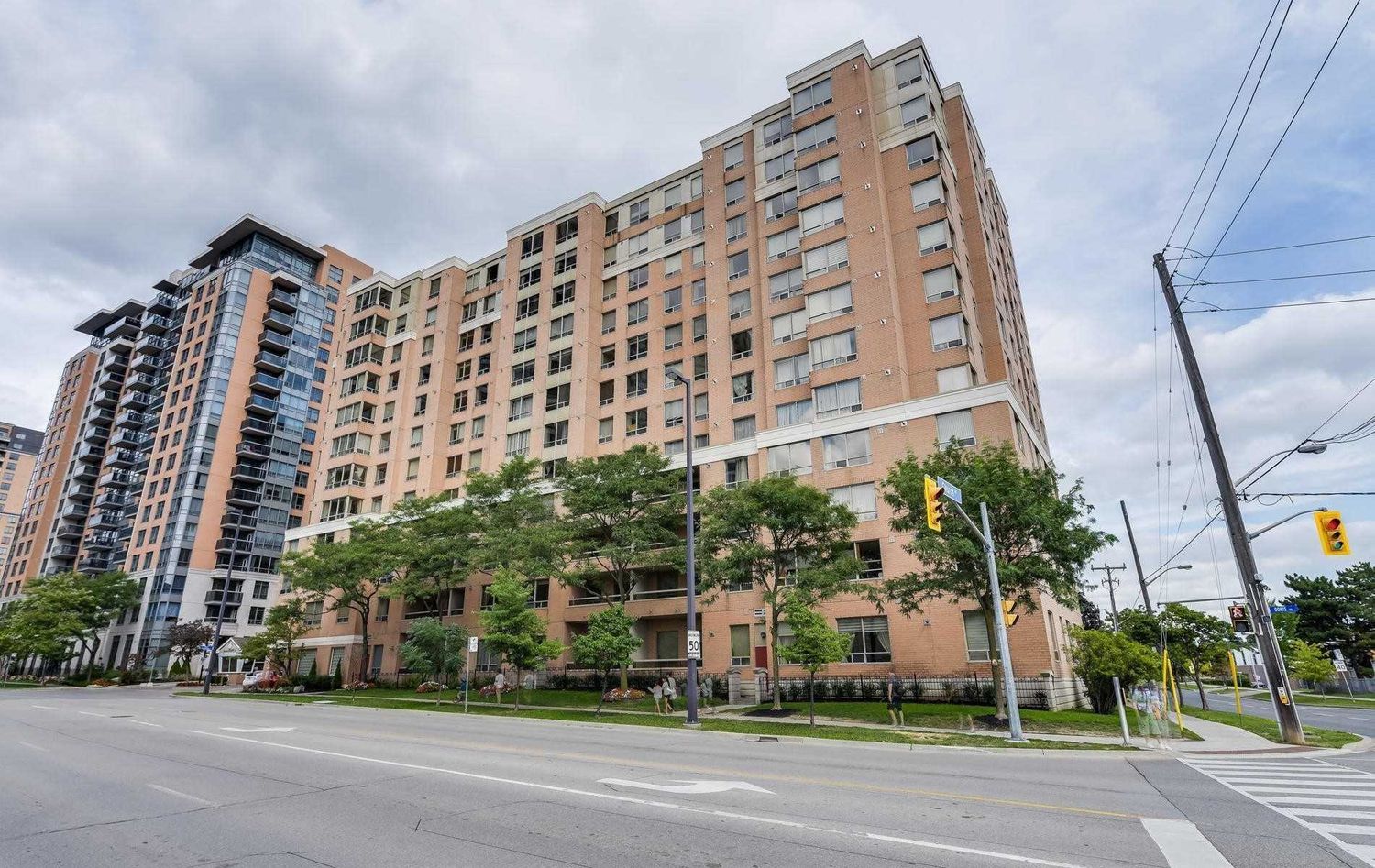 88 Grandview Way. Grandview at Northtown Condos is located in  North York, Toronto - image #1 of 2