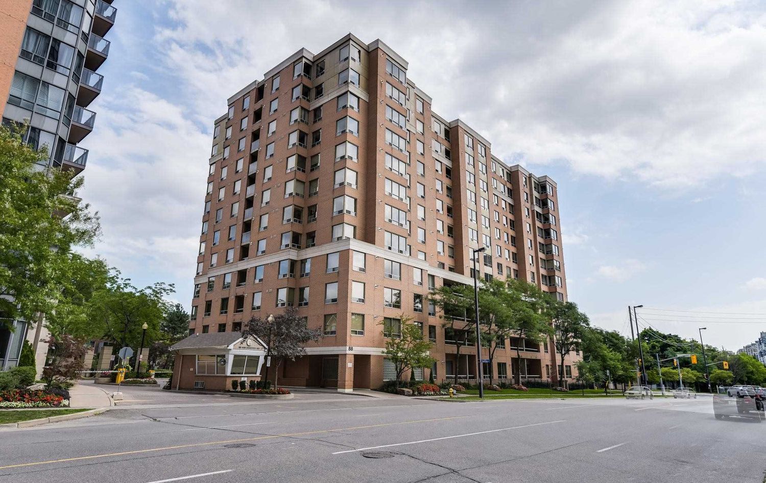 88 Grandview Way. Grandview at Northtown Condos is located in  North York, Toronto - image #2 of 2