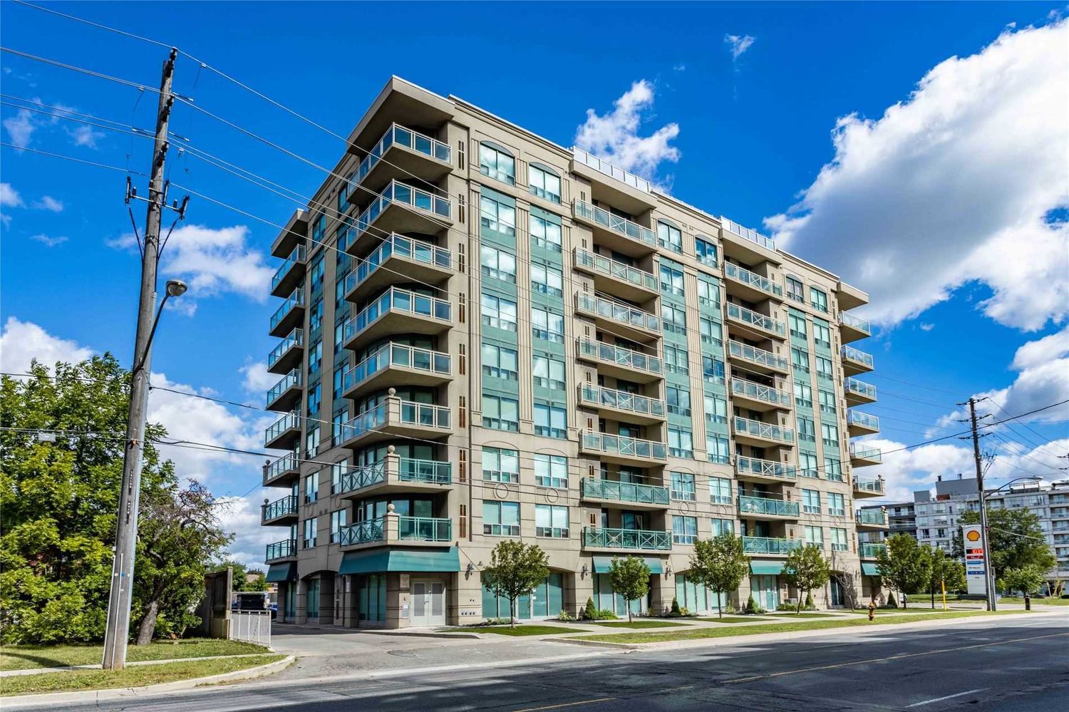 920 Sheppard Avenue W. Hampton Plaza Condos is located in  North York, Toronto - image #3 of 3