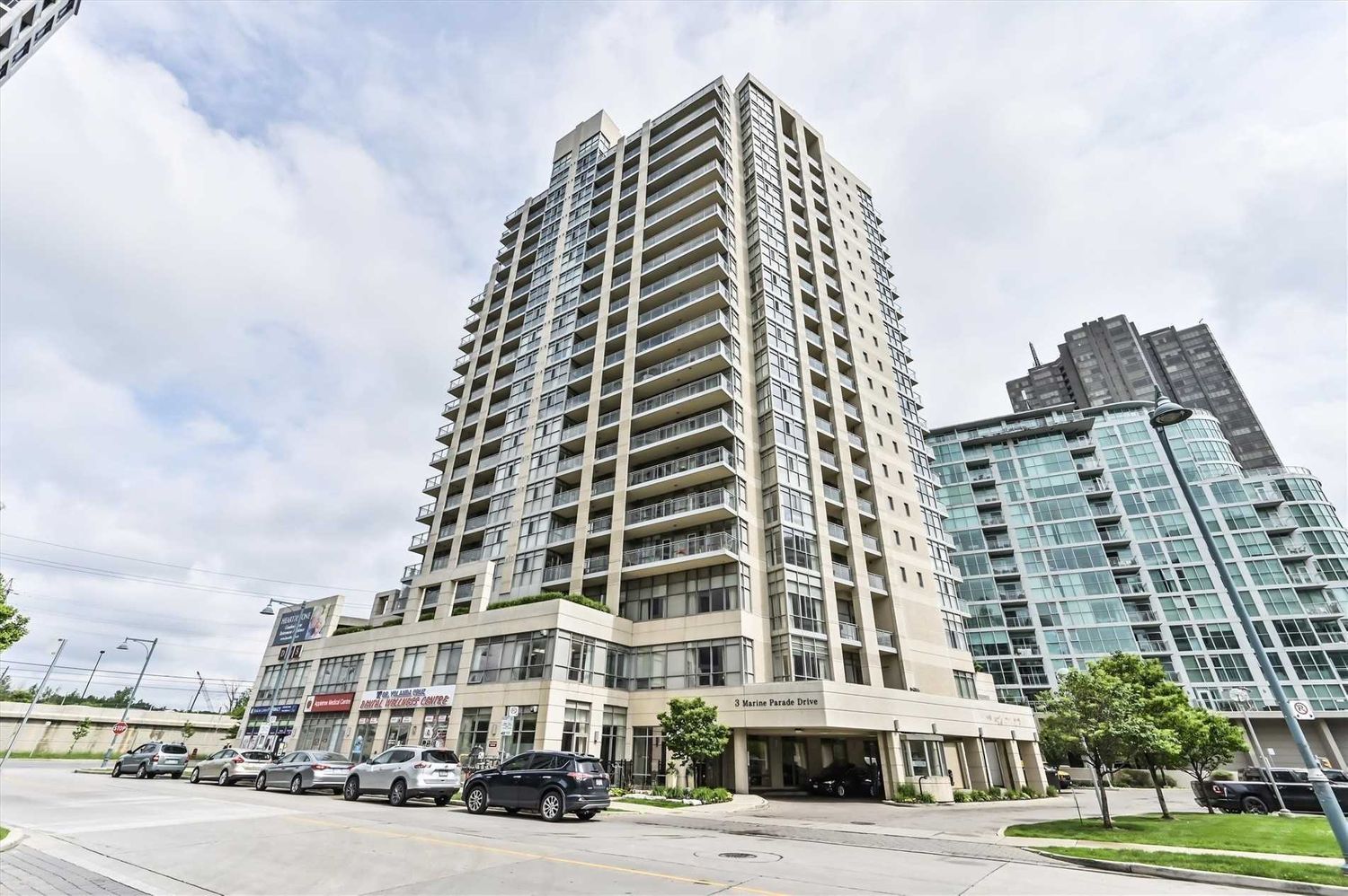 3 Marine Parade Drive. Hearthstone by the Bay Condos is located in  Etobicoke, Toronto - image #1 of 2