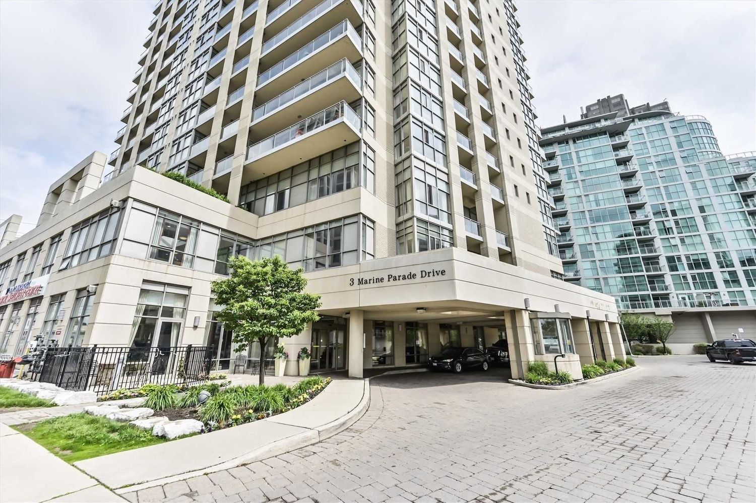 3 Marine Parade Drive. Hearthstone by the Bay Condos is located in  Etobicoke, Toronto - image #2 of 2