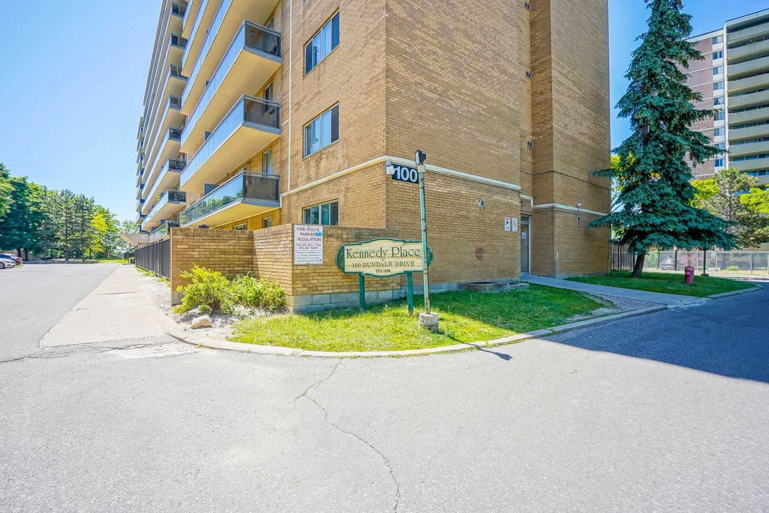 100 Dundalk Drive. Kennedy Place Condos is located in  Scarborough, Toronto - image #3 of 3