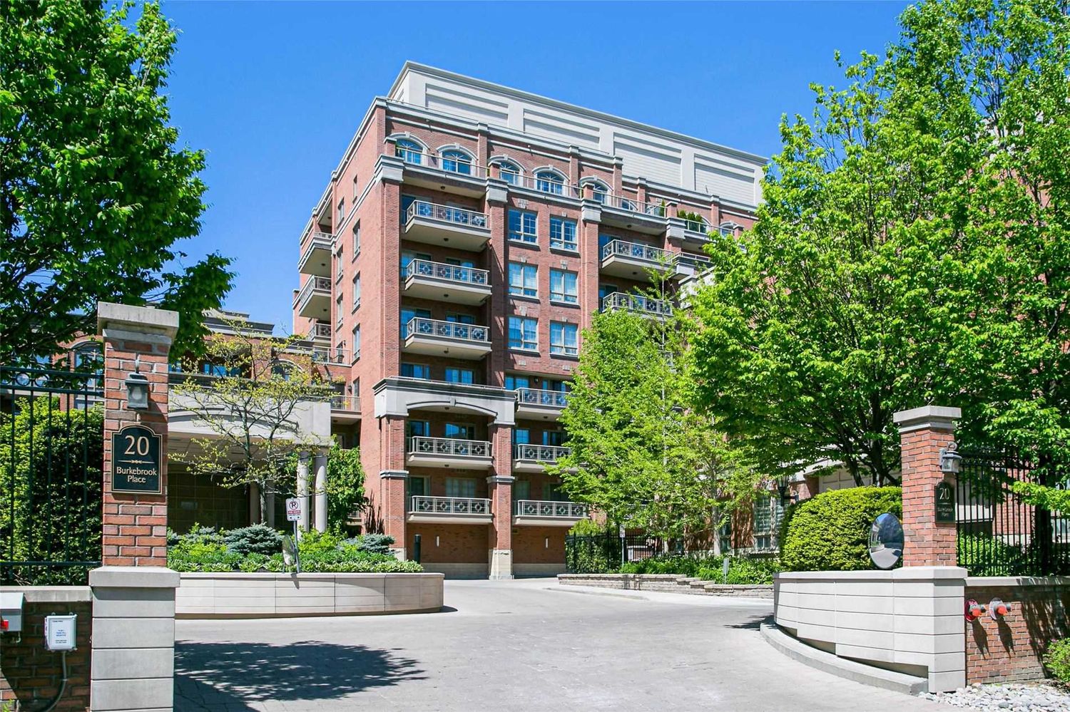 20 Burkebrook Place. Kilgour Estate Condos is located in  North York, Toronto - image #2 of 2