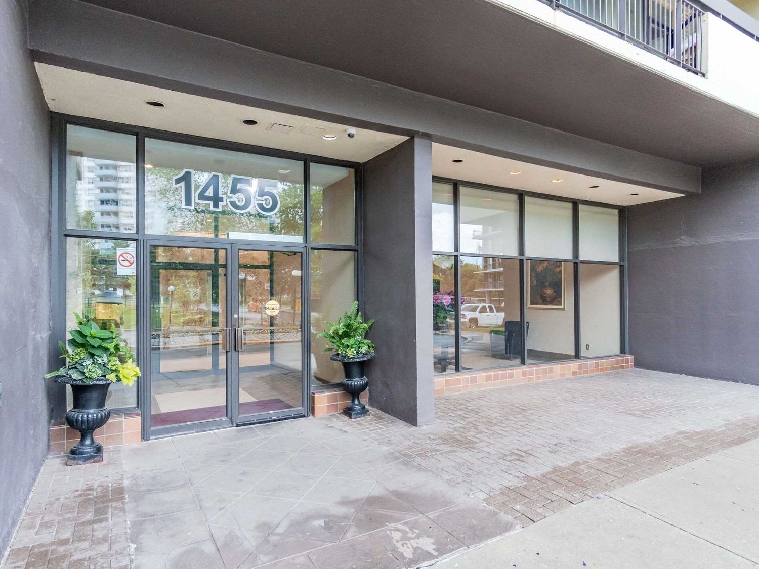 1455 Lawrence Avenue W. Lawrence Square Condos is located in  North York, Toronto - image #2 of 3