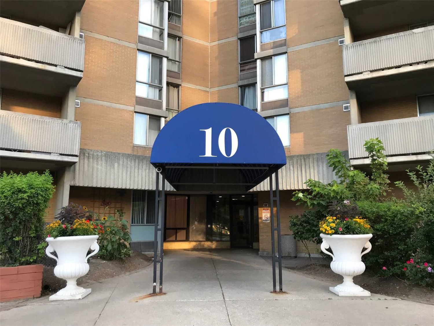 10 Martha Eaton Way. Maple Creek Condominiums is located in  North York, Toronto - image #2 of 3