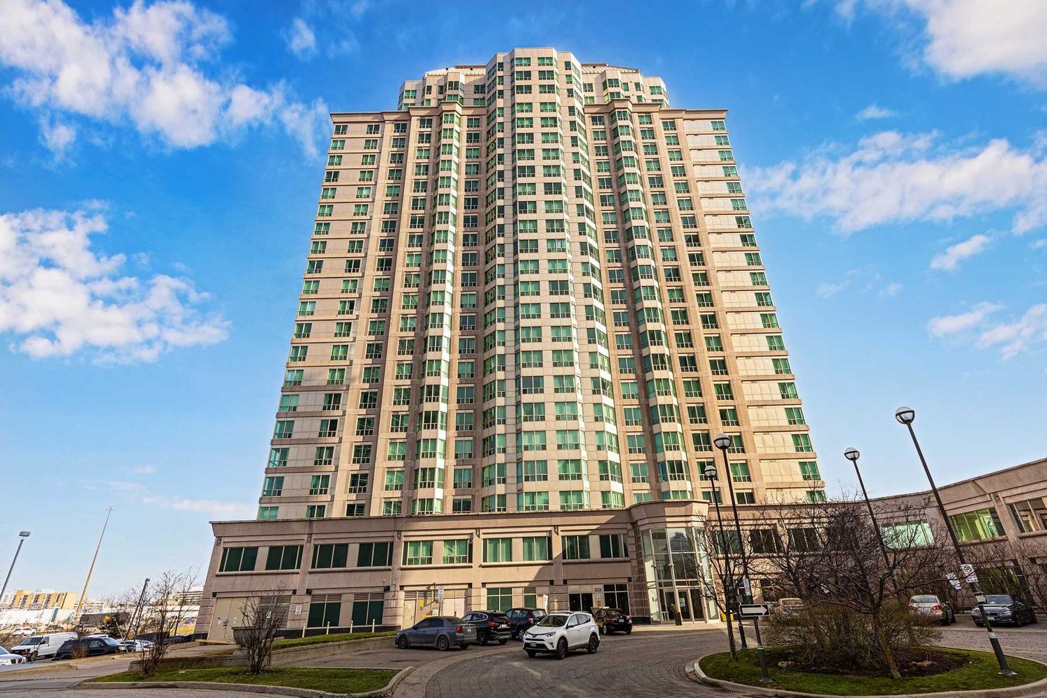 11 Lee Centre Drive. May Tower II Condos is located in  Scarborough, Toronto - image #1 of 2